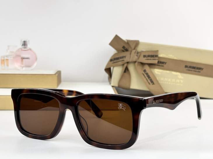 Picture of Burberry Sunglasses _SKUfw77838422fw
